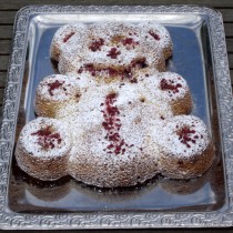 Brombær kage m/hvid chokolade og marcipan