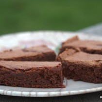 Dessert chokoladekage med kakaomælk